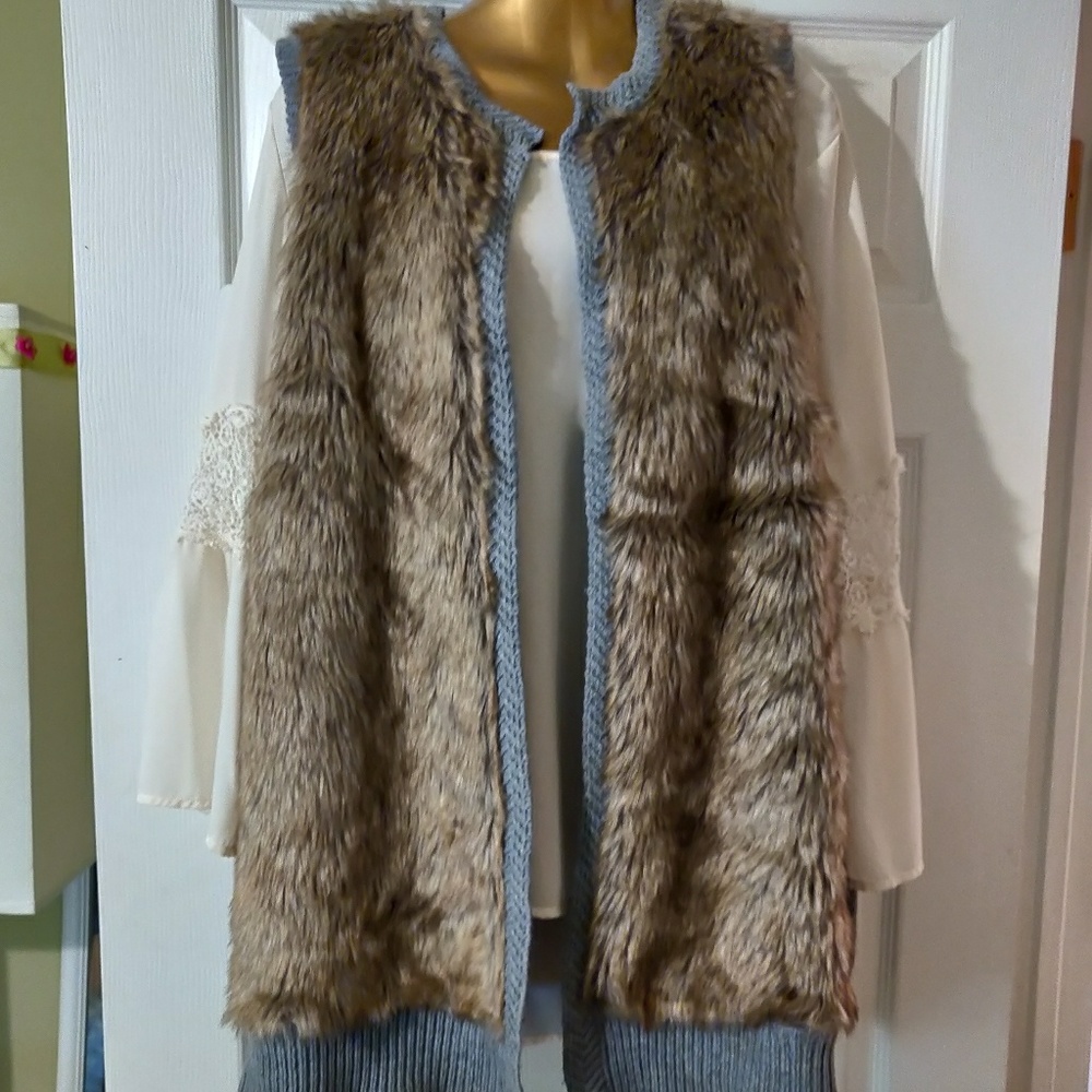 Relatively Sweater Vest XL